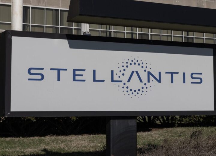 Logo Stellantis