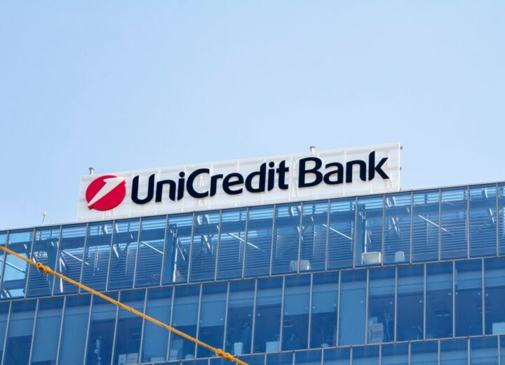 Logo di UniCredit e Commerzbank