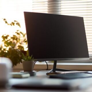 Dock USB-C Wavlink con tre monitor e porte USB