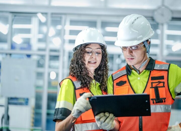 Ufficio moderno con tecnologia integrata